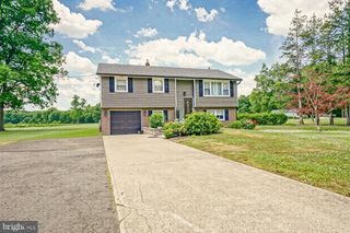 1024 OXMEAD, Eastampton, NJ 08060