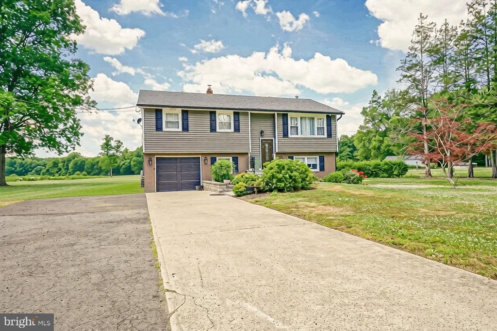 1024 OXMEAD, Eastampton, NJ 08060