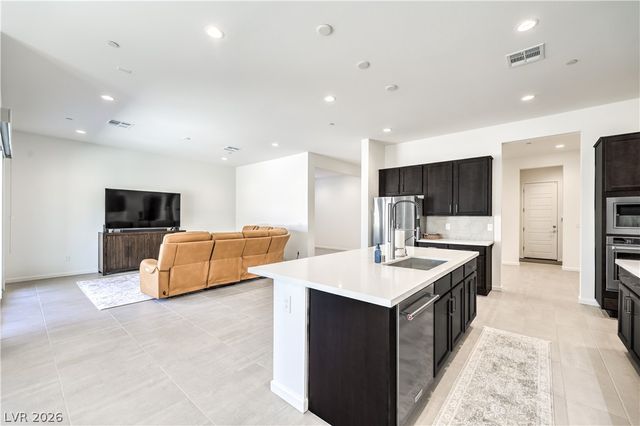 10220 MEANDERING DELL Avenue, Las Vegas, NV 89166