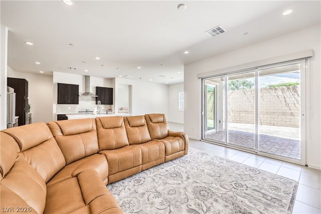 10220 MEANDERING DELL Avenue, Las Vegas, NV 89166