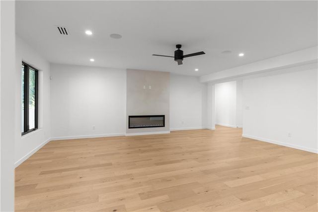 3293 Lenox Place NE, Atlanta, GA 30324