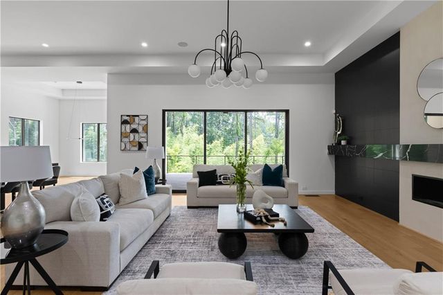 3293 Lenox Place NE, Atlanta, GA 30324