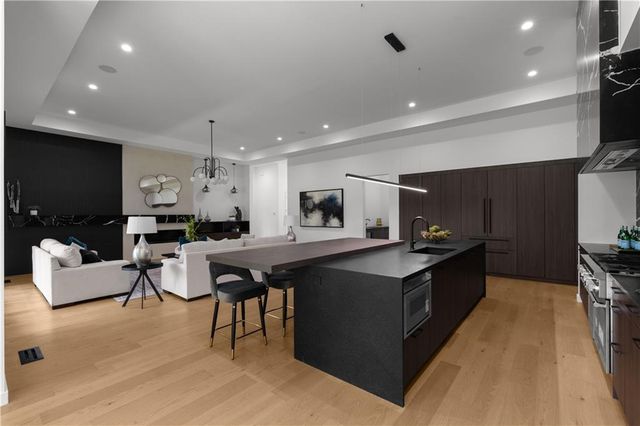 3293 Lenox Place NE, Atlanta, GA 30324