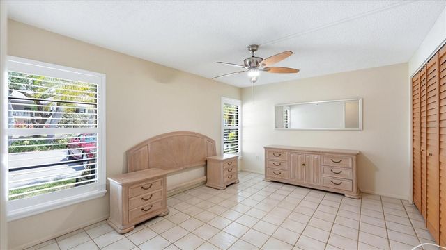 3025 QUAIL HOLLOW 17, Sarasota, FL 34235