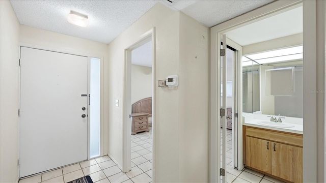 3025 QUAIL HOLLOW 17, Sarasota, FL 34235