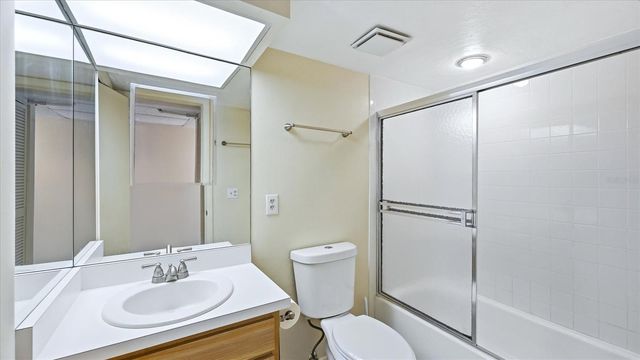 3025 QUAIL HOLLOW 17, Sarasota, FL 34235