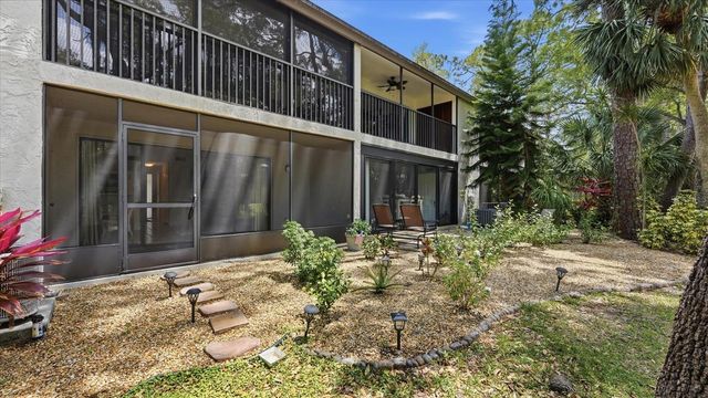 3025 QUAIL HOLLOW 17, Sarasota, FL 34235