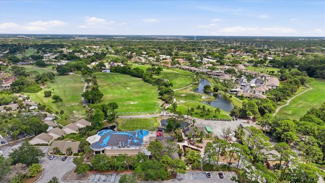 3025 QUAIL HOLLOW 17, Sarasota, FL 34235