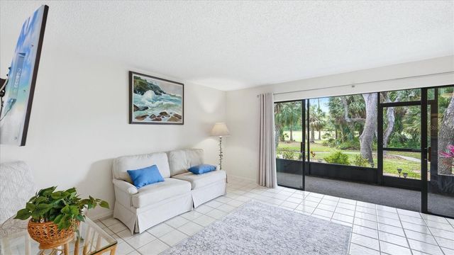 3025 QUAIL HOLLOW 17, Sarasota, FL 34235