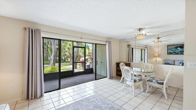 3025 QUAIL HOLLOW 17, Sarasota, FL 34235