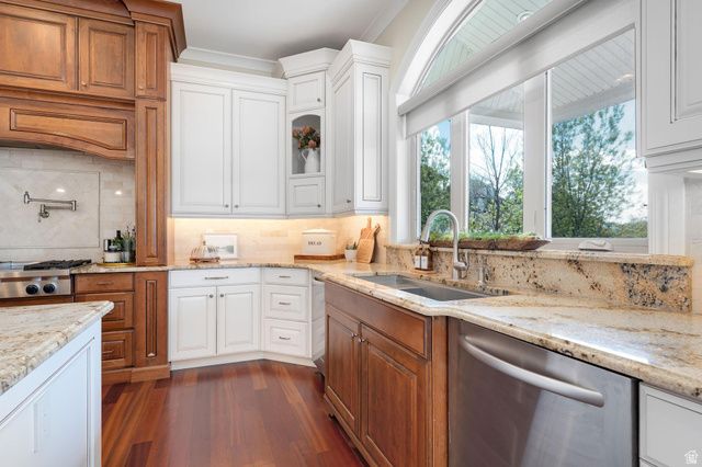 10493 N IVERSON LN, Highland, UT 84003