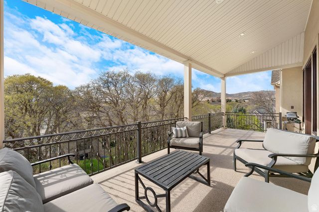 10493 N IVERSON LN, Highland, UT 84003