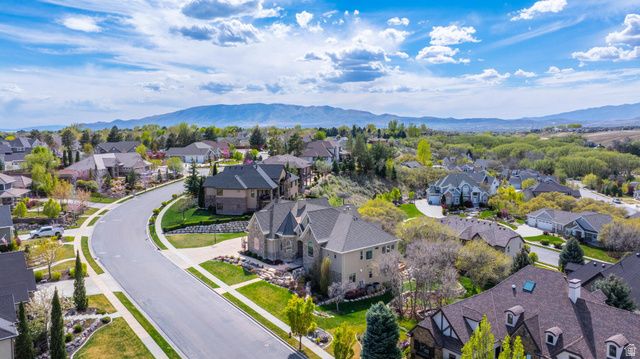 10493 N IVERSON LN, Highland, UT 84003