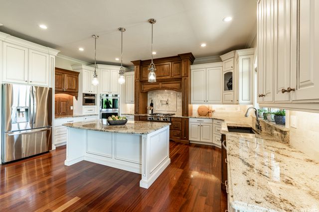 10493 N IVERSON LN, Highland, UT 84003