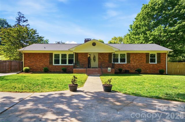 1205 Woodland Avenue, Monroe, NC 28112