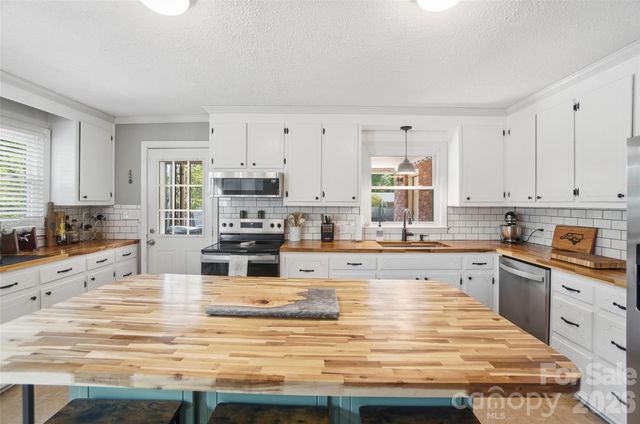 1205 Woodland Avenue, Monroe, NC 28112