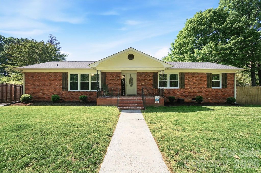 1205 Woodland Avenue, Monroe, NC 28112