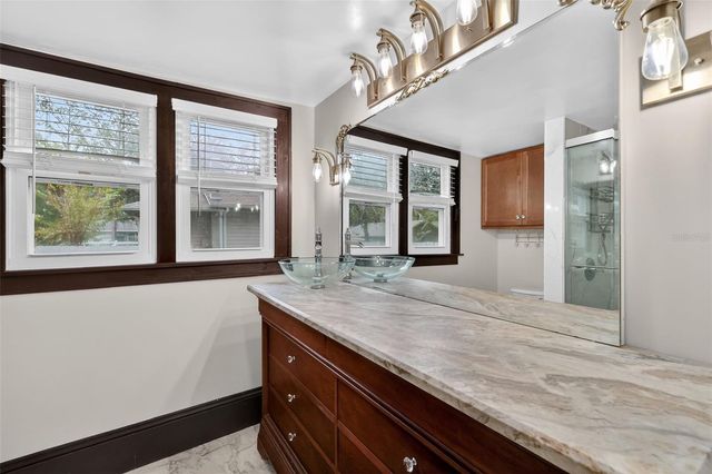 1022 N DONNELLY STREET, Mount Dora, FL 32757