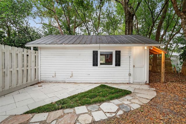 1022 N DONNELLY STREET, Mount Dora, FL 32757