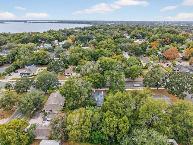 1022 N DONNELLY STREET, Mount Dora, FL 32757