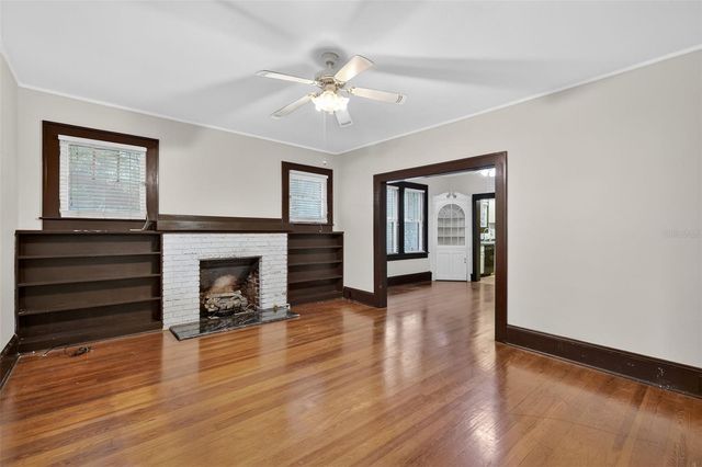 1022 N DONNELLY STREET, Mount Dora, FL 32757