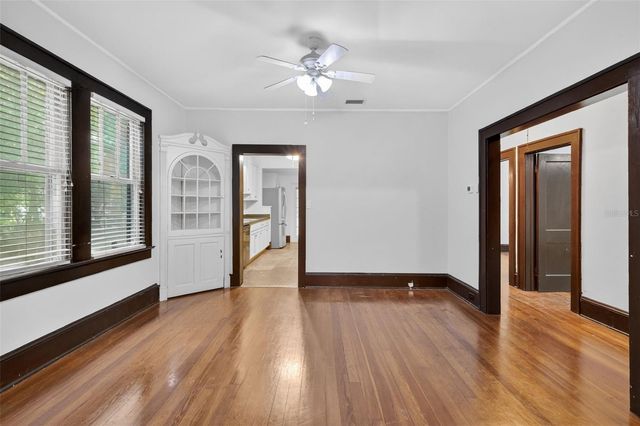 1022 N DONNELLY STREET, Mount Dora, FL 32757