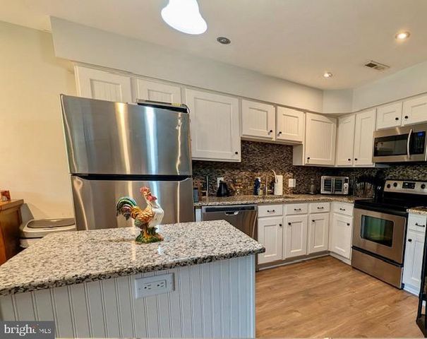 15 PROVINCETOWN DR, Marlton, NJ 08053