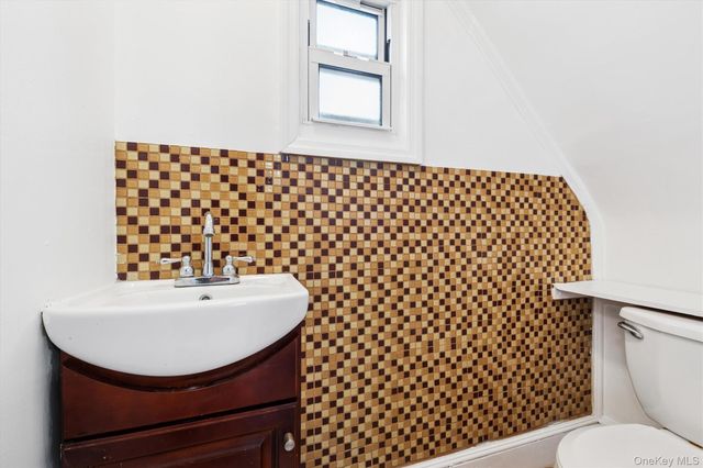 46 Benedict Avenue, Valley Stream, NY 11580