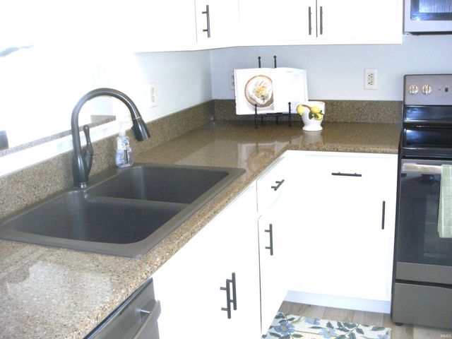 2241 S Bent Tree Drive, Bloomington, IN 47401