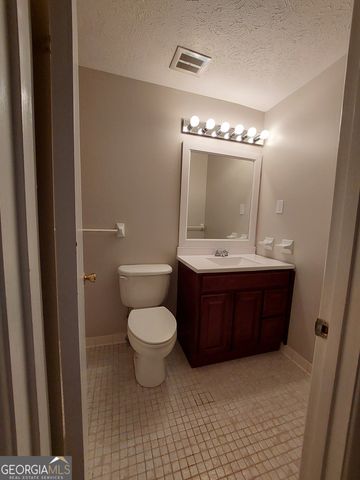 710 Georgia Avenue, Fayetteville, GA 30214