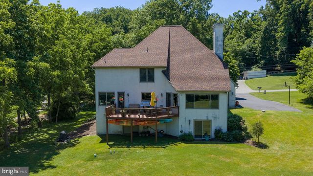 2813 SPRING VALLEY RD, Lancaster, PA 17601