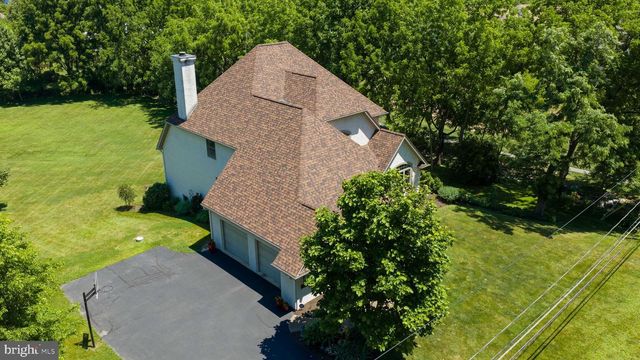 2813 SPRING VALLEY RD, Lancaster, PA 17601