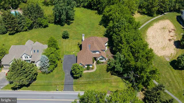 2813 SPRING VALLEY RD, Lancaster, PA 17601