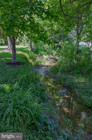 2813 SPRING VALLEY RD, Lancaster, PA 17601