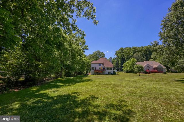 2813 SPRING VALLEY RD, Lancaster, PA 17601