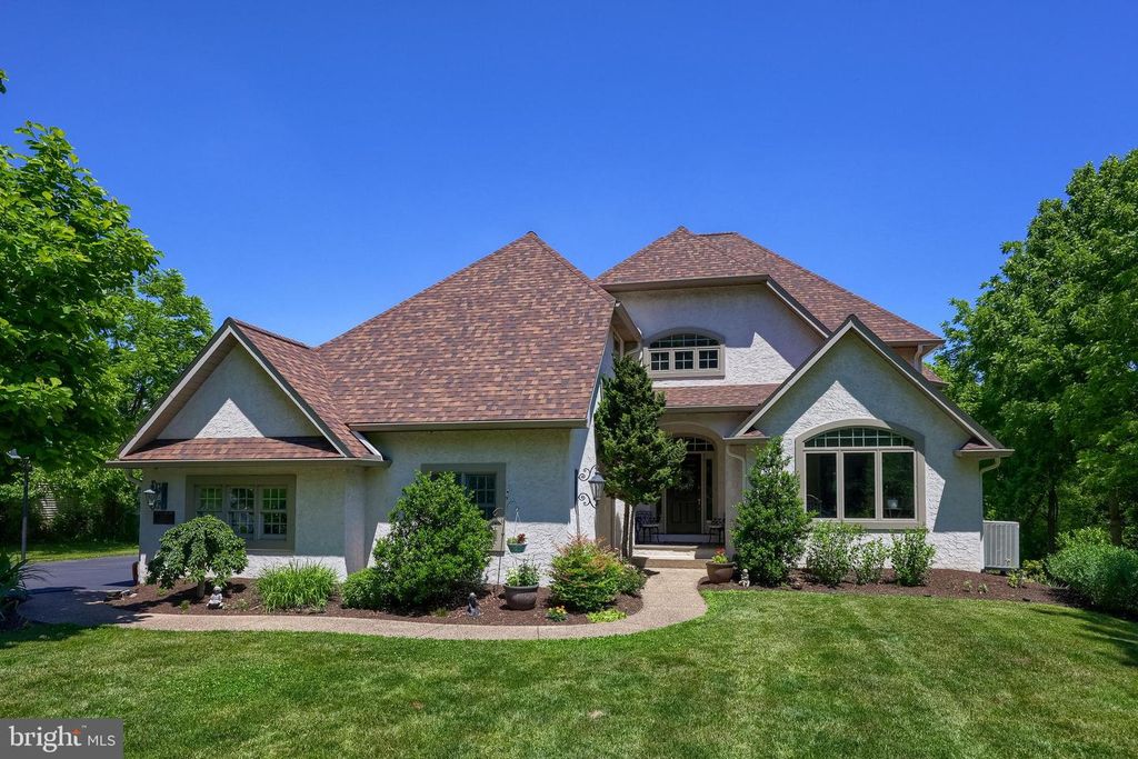 2813 SPRING VALLEY RD, Lancaster, PA 17601