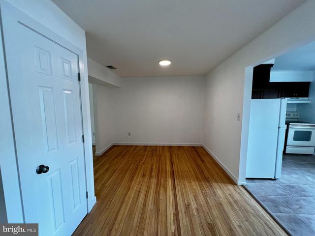 211 SILVER CT, Hamilton, NJ 08690