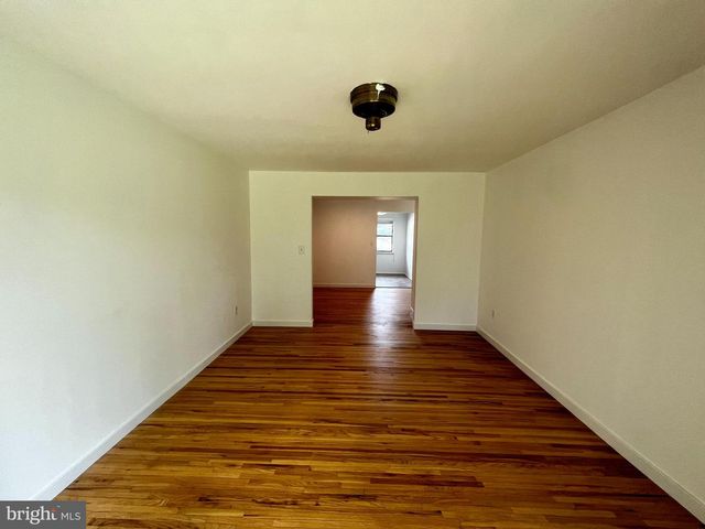 211 SILVER CT, Hamilton, NJ 08690