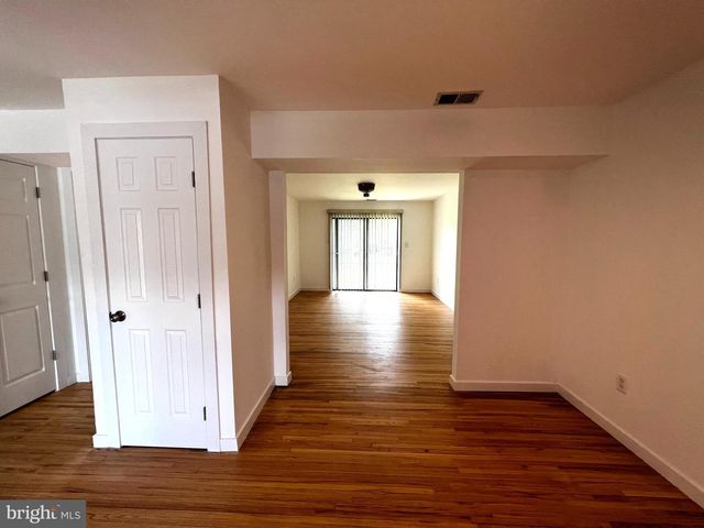 211 SILVER CT, Hamilton, NJ 08690