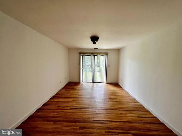 211 SILVER CT, Hamilton, NJ 08690