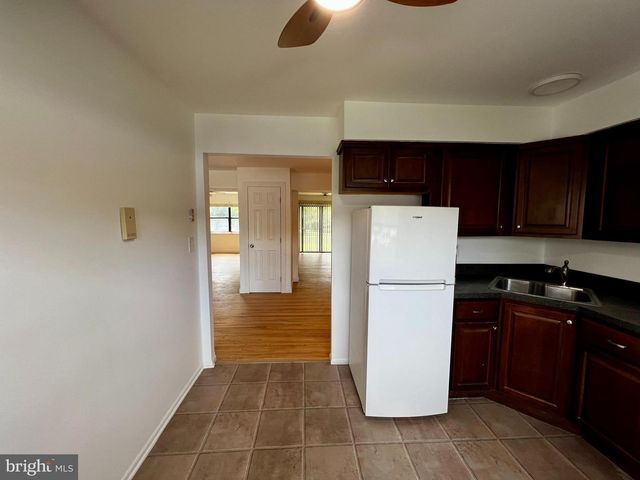 211 SILVER CT, Hamilton, NJ 08690