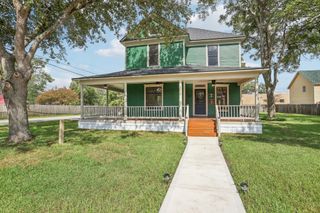 201 E Wilkins Street, League City, TX 77573