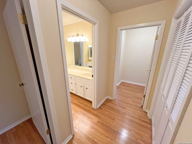 5809 WINTERHAVEN DR, Windcrest, TX 78239