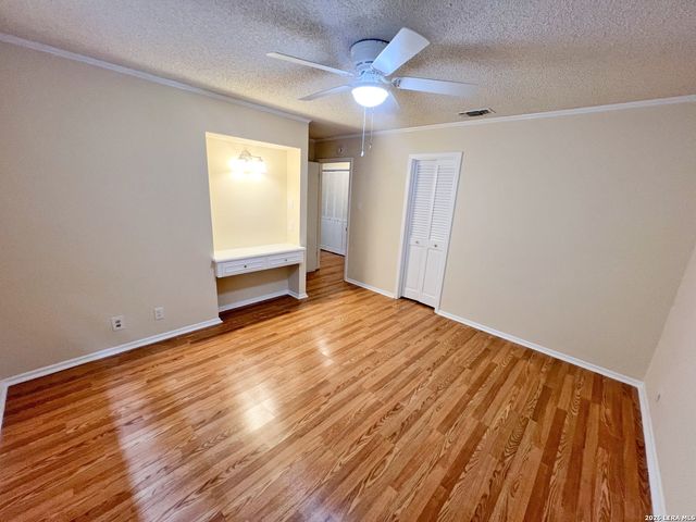 5809 WINTERHAVEN DR, Windcrest, TX 78239