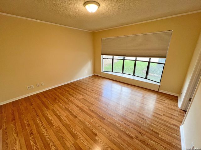 5809 WINTERHAVEN DR, Windcrest, TX 78239