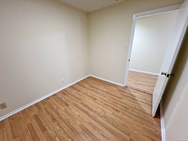 5809 WINTERHAVEN DR, Windcrest, TX 78239