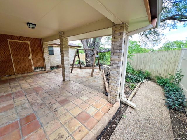 5809 WINTERHAVEN DR, Windcrest, TX 78239