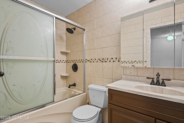 67 Albury Way, North Brunswick, NJ 08902