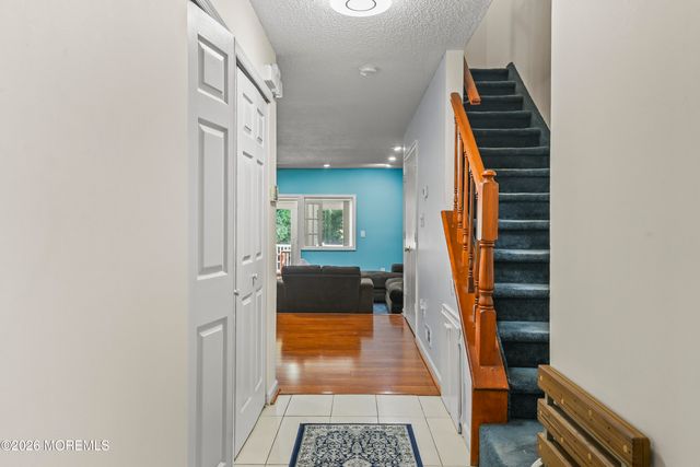 67 Albury Way, North Brunswick, NJ 08902