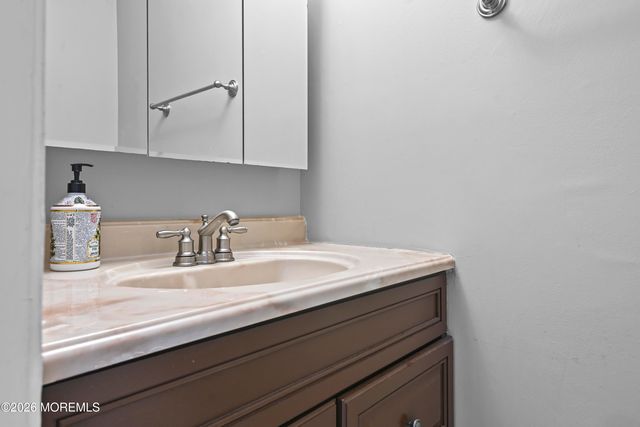 67 Albury Way, North Brunswick, NJ 08902